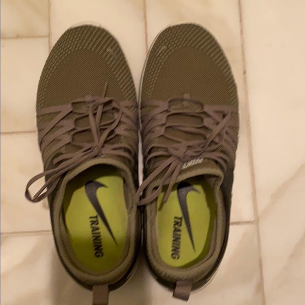 Nike free deep green color